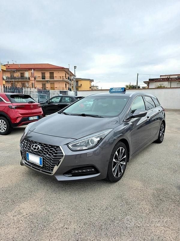 Usata Hyundai i40 136 CV (100 kW) 2019 Grigio Station wagon