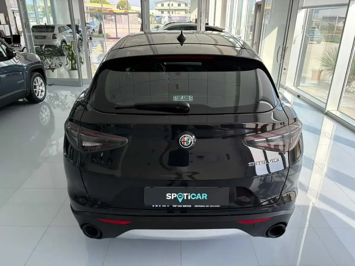 Usata Alfa Romeo Stelvio Super 160 CV (117 kW) 2023 Nero SUV