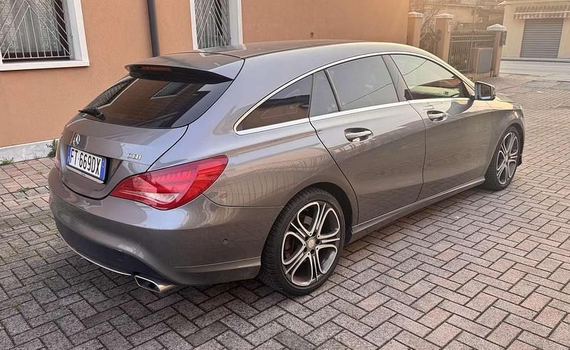 Usata Mercedes CLA220 Shooting Brake Premium 177 CV (130 kW) 2015 Grigio Station wagon