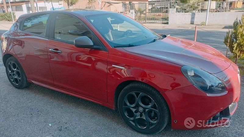 Usata Alfa Romeo Giulietta 120 CV (88 kW) 2016 Rosso Berlina