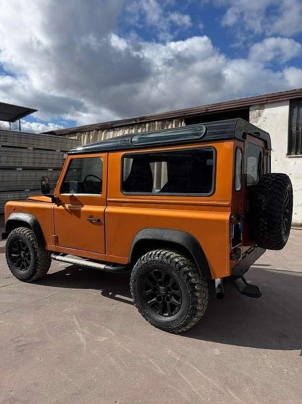 Usata Land Rover Defender 122 CV (89 kW) 1998 Arancione SUV