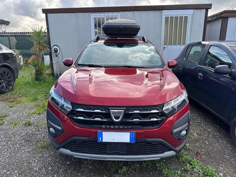 Usata Dacia Sandero Essentiel 100 CV (73 kW) 2022 Rosso Berlina