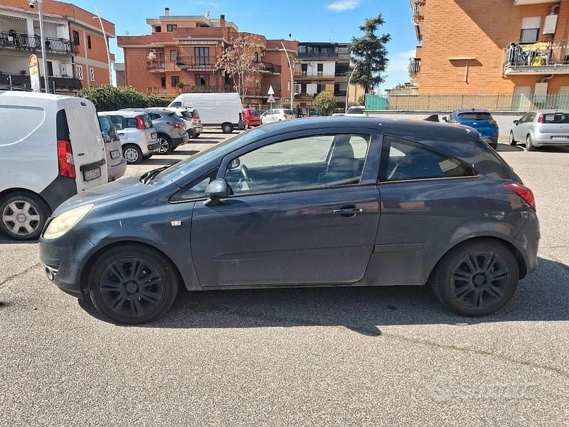 Usata Opel Corsa 75 CV (55 kW) 2006 Utilitaria
