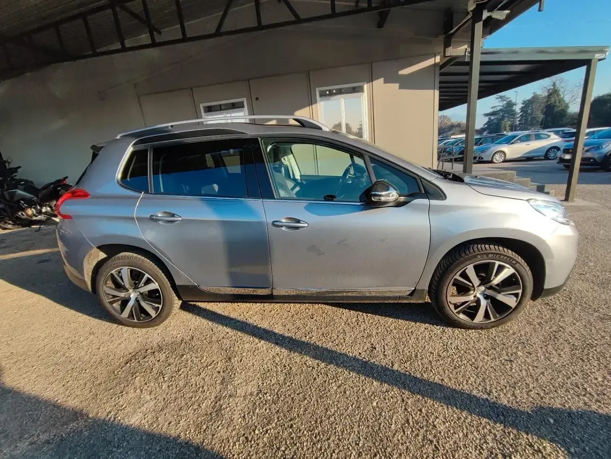 Usata Peugeot 2008 Allure 99 CV (72 kW) 2015 Grigio SUV