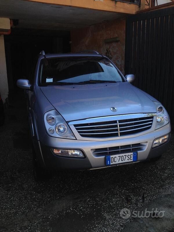 Grigio Usata 2006 Ssangyong (KGM) Rexton SUV | 8000 € (Molto cara) - Immagine 1/2
