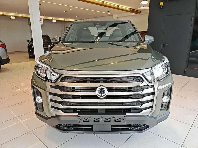 Nuova Ssangyong (KGM) Rexton 201 CV (147 kW) 2025 Verde metallizzato SUV