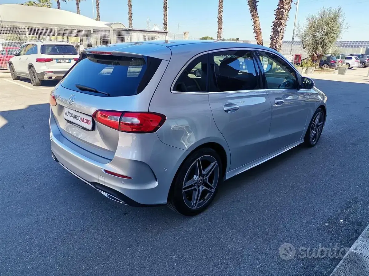 Usata Mercedes B200 Premium 150 CV (110 kW) 2021 Grigio Utilitaria