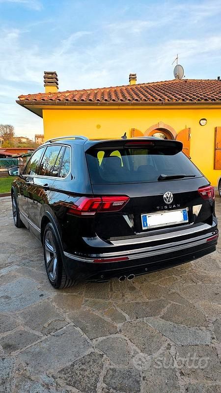 Usata VW Tiguan R-line 116 CV (85 kW) 2019 Nero SUV