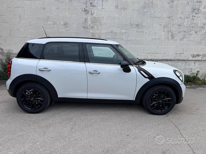 Second-hand Mini Cooper D Countryman 90 CP (66 kW) 2016 Alb SUV
