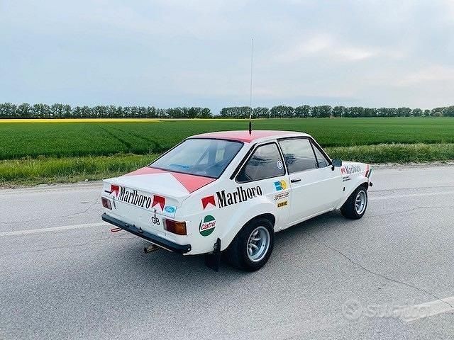Usata Ford Escort 241 CV (177 kW) 1980 Bianco Berlina
