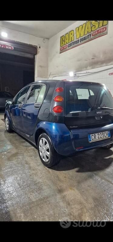 Usata Smart ForFour Pulse 95 CV (69 kW) 2005 Blu Utilitaria