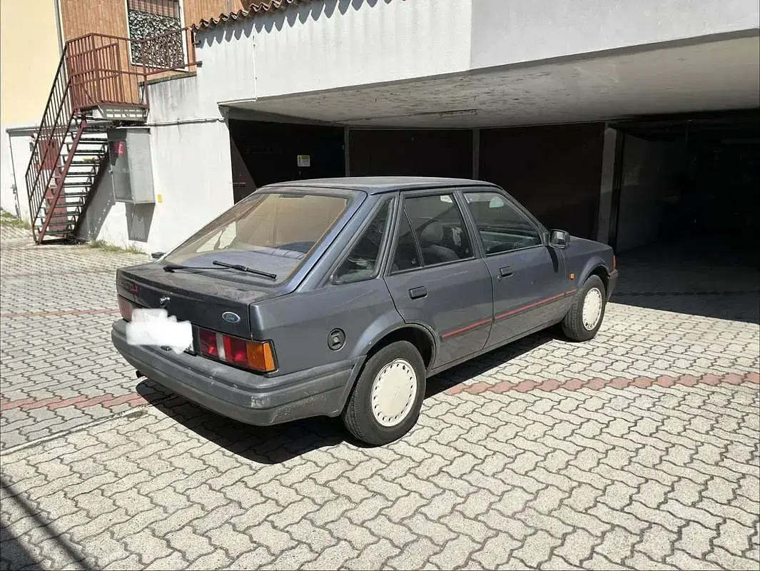 Usata Ford Escort 49 CV (36 kW) 1987 Berlina