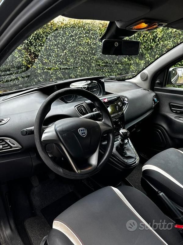 Usata Lancia Ypsilon S 69 CV (50 kW) 2014 Grigio Utilitaria