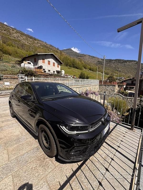Usata VW Polo R-line 95 CV (69 kW) 2023 Nero Utilitaria