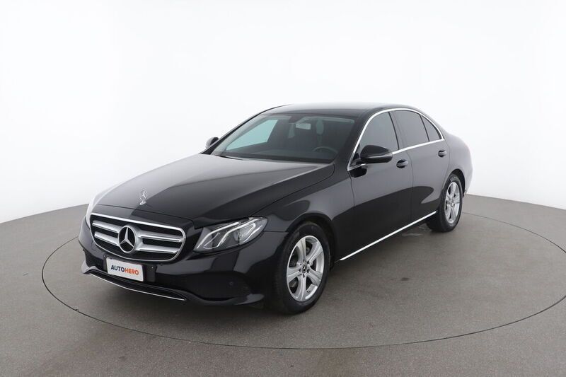 Nero Usata 2017 Mercedes E200 Tre volumi | 24.399 € (Buon prezzo) - Immagine 1/3