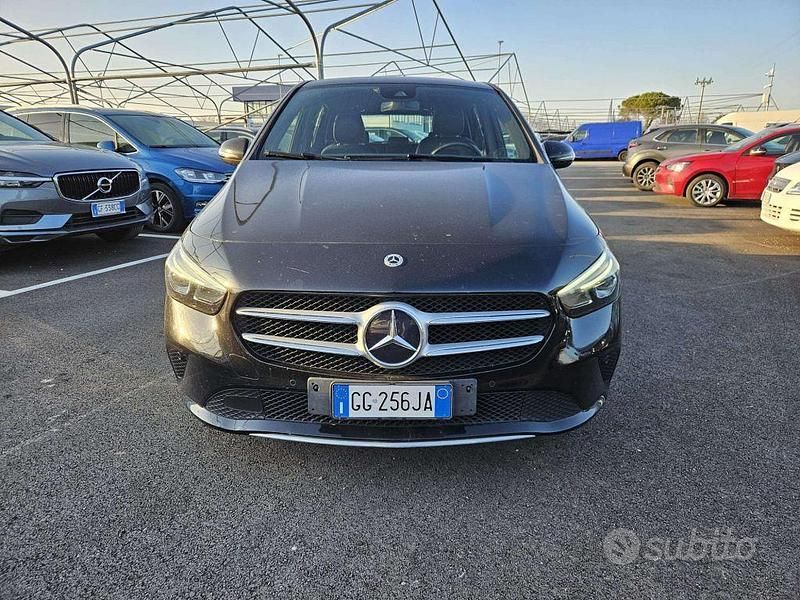 Usata Mercedes B250e Business 160 CV (117 kW) 2021 Nero Monovolume