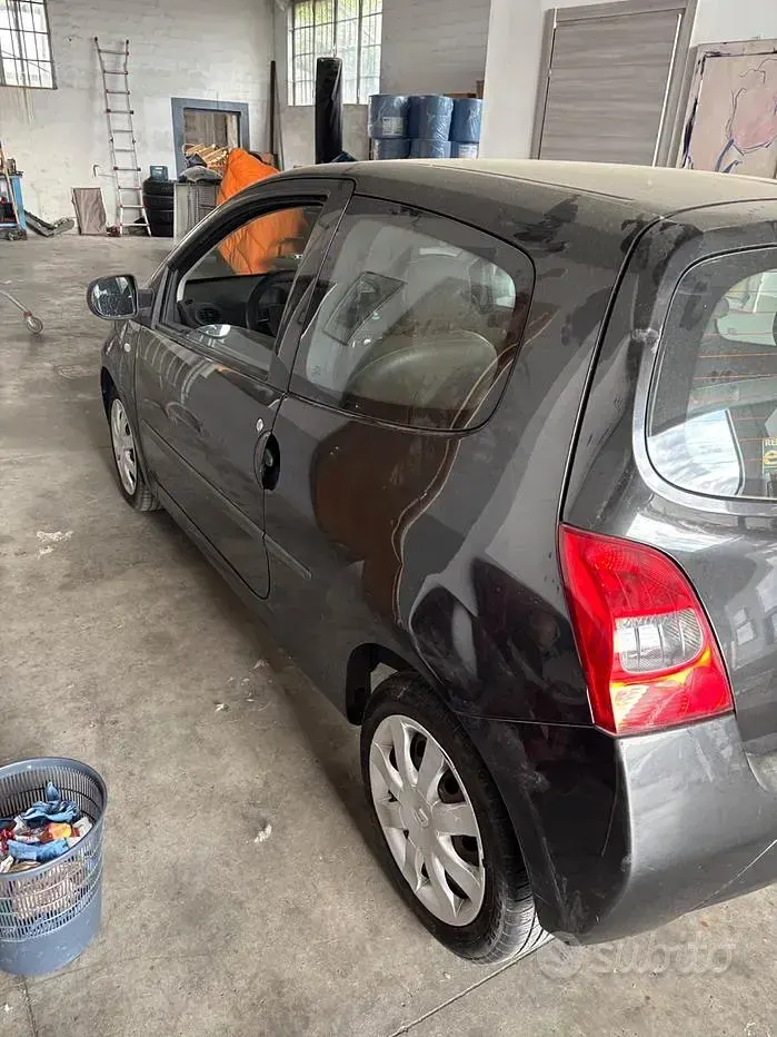 Usata Renault Twingo Dynamique 75 CV (55 kW) 2011 Nero Utilitaria