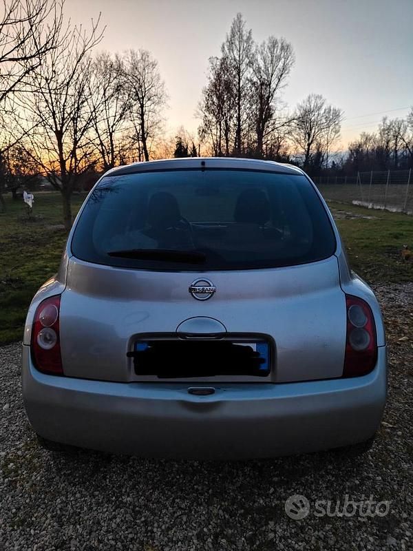 Usata Nissan Micra 65 CV (47 kW) 2010 Grigio Utilitaria