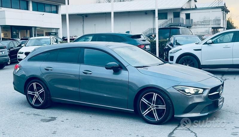 Usata Mercedes CLA200 Shooting Brake Business 150 CV (110 kW) 2021 Grigio Station wagon