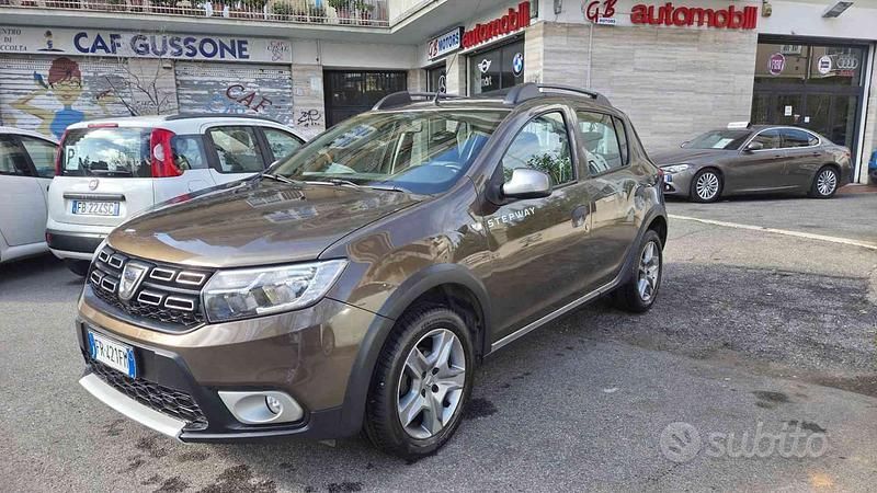Usata Dacia Sandero Stepway 90 CV (66 kW) 2018 Marrone Berlina