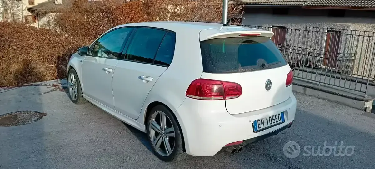 Usata VW Golf VI 122 CV (89 kW) 2011 Bianco Utilitaria