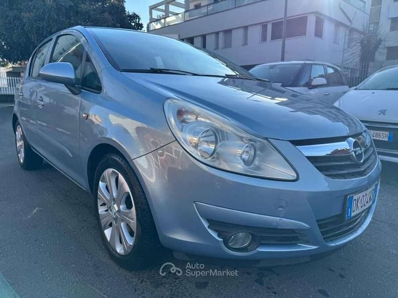 Usata Opel Corsa Cosmo 90 CV (66 kW) 2007 Blu Utilitaria