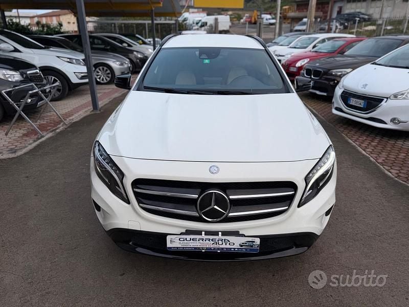 Usata Mercedes GLA220 177 CV (130 kW) 2016 Bianco SUV