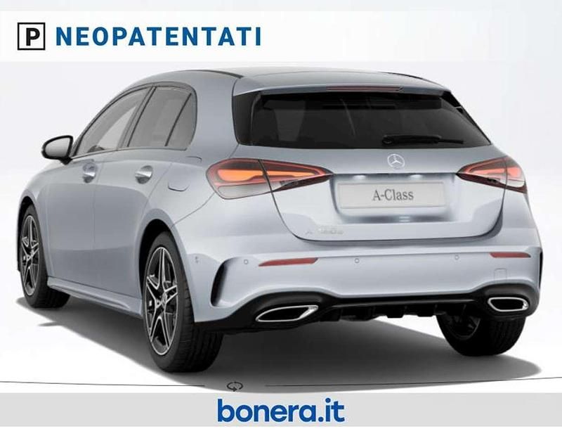 Nuova Mercedes A180 116 CV (85 kW) 2026 Argento hightech Berlina
