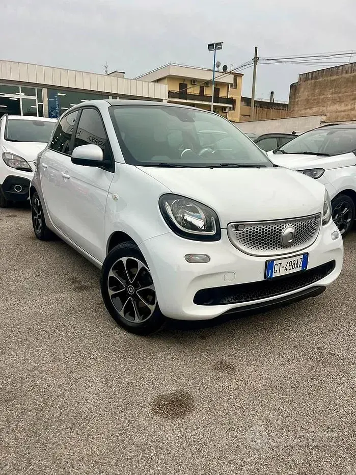 Usata Smart ForFour Passion 71 CV (52 kW) 2015 Bianco Utilitaria