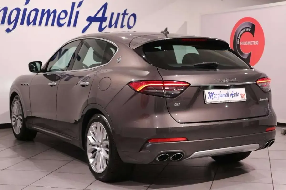 Usata Maserati Levante GranLusso 275 CV (202 kW) 2021 Gray SUV
