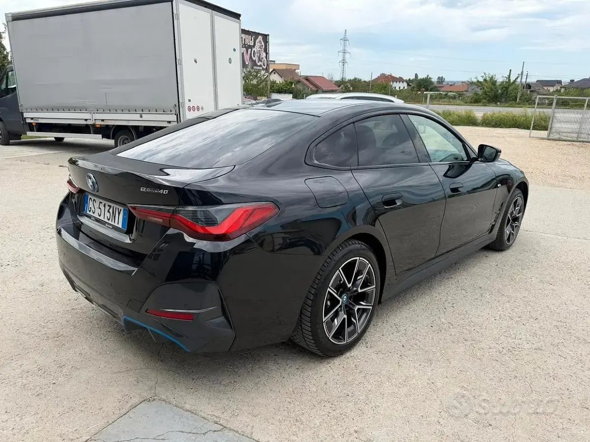 Usata BMW i4 105 kW (143 CV) 2024 Nero Berlina