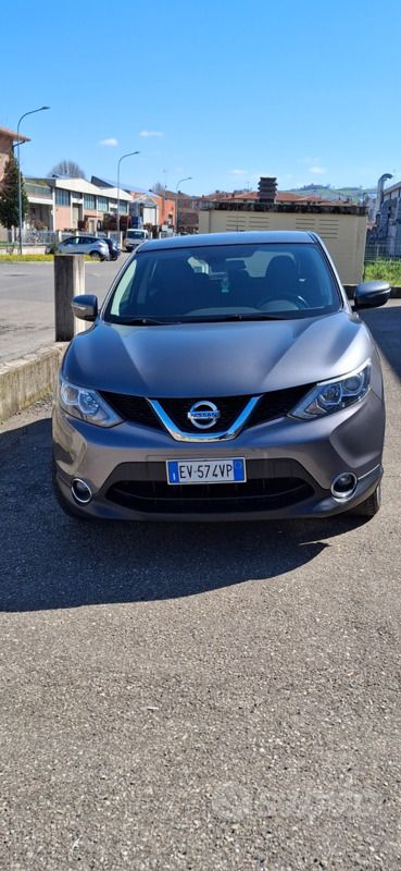 Grigio Usata 2014 Nissan Qashqai SUV | 8000 € (Buon prezzo) - Immagine 1/4