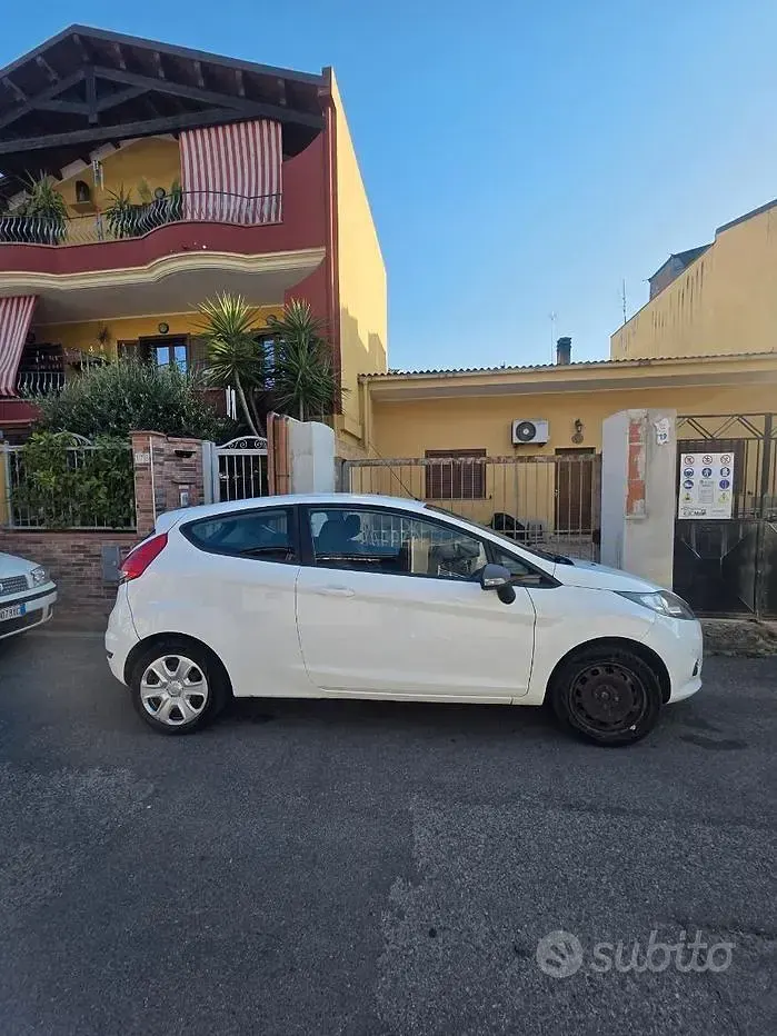 Usata Ford Fiesta 97 CV (71 kW) 2009 Berlina
