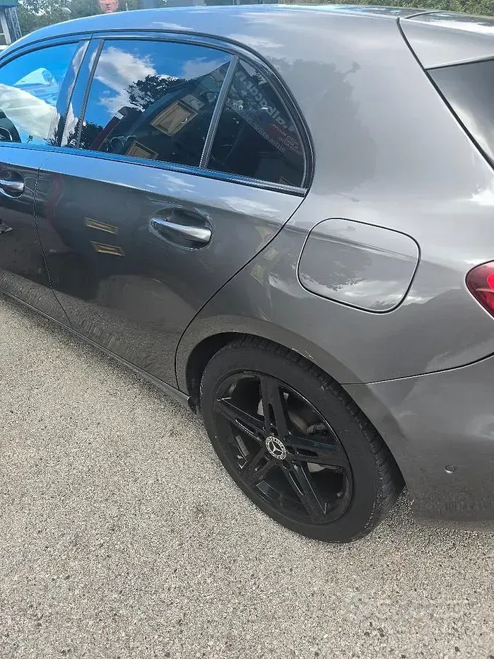 Usata Mercedes A200 163 CV (119 kW) 2019 Grigio Berlina