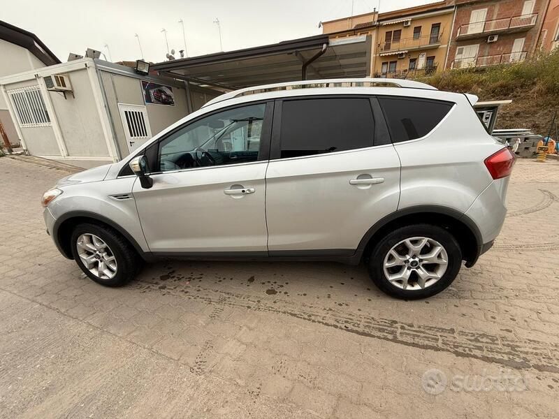 Grigio Usata 2009 Ford Kuga SUV | 5500 € (Buon prezzo) - Immagine 1/4