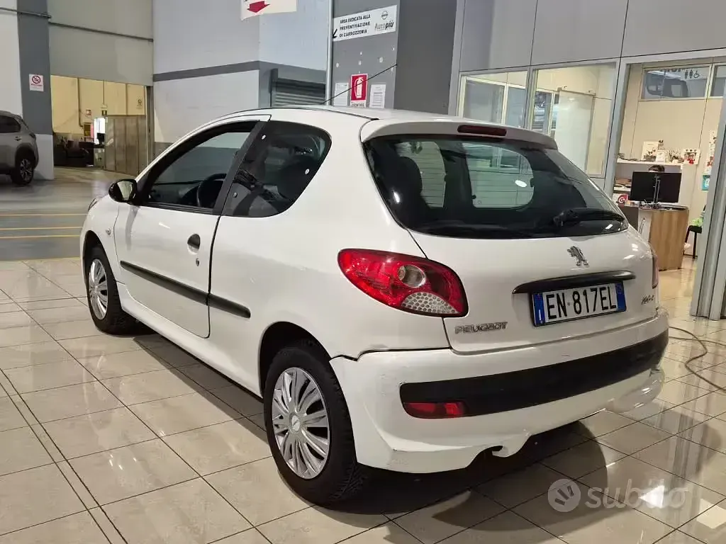Usata Peugeot 206+ 60 CV (44 kW) 2010 Bianco Utilitaria