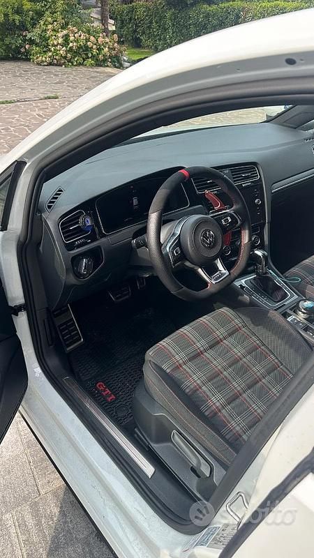 Usata VW Golf VII 245 CV (180 kW) 2019 Bianco Utilitaria