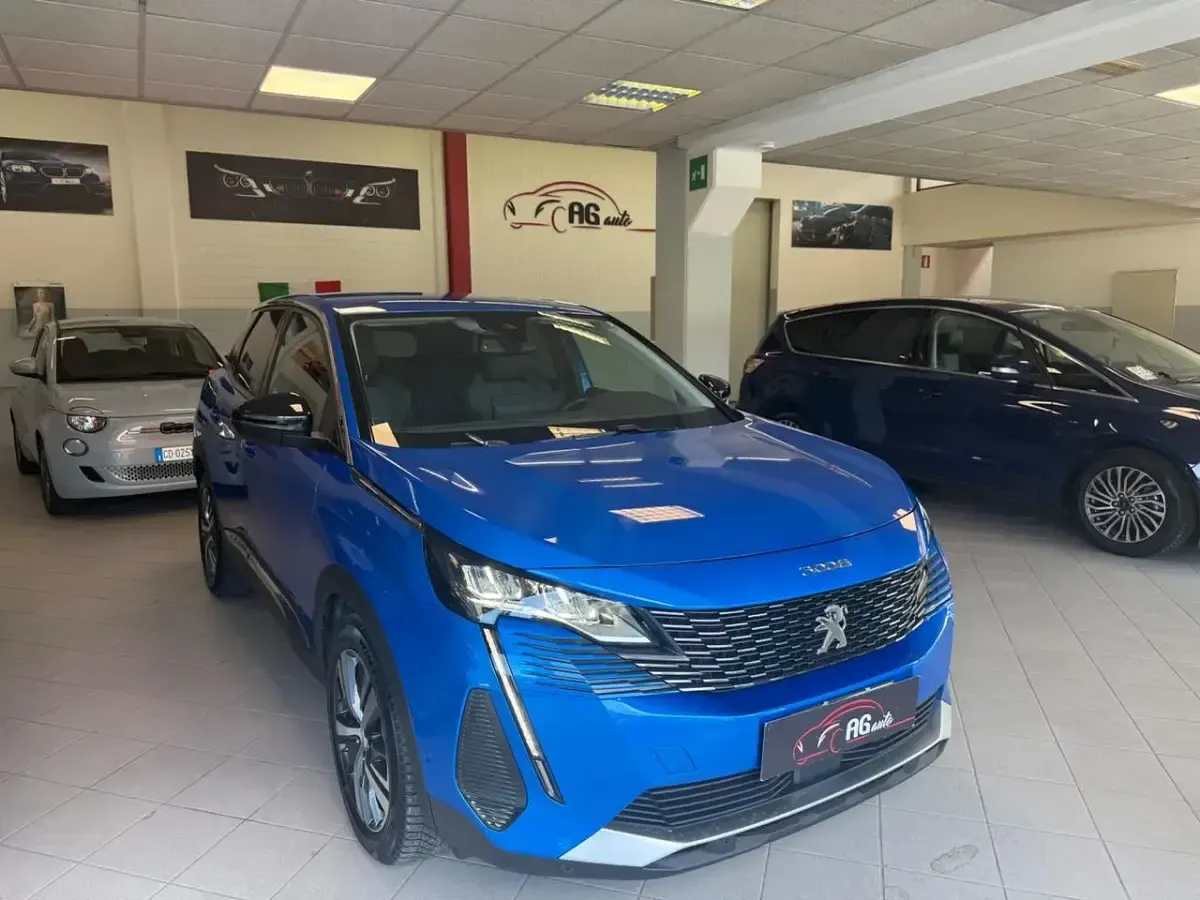 Usata Peugeot 3008 Allure 130 CV (95 kW) 2022 Blu SUV