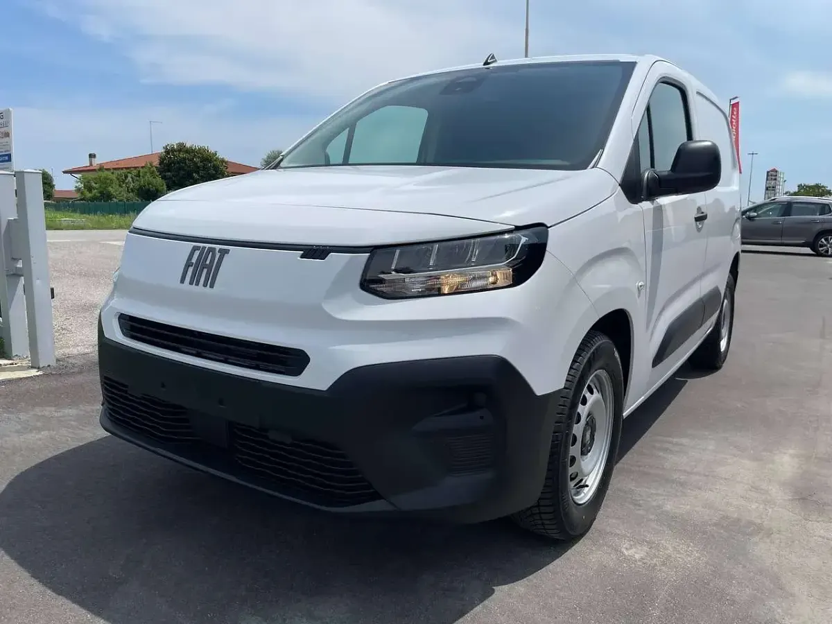 Nuova Fiat Doblò 102 CV (75 kW) 2026 Bianco Monovolume