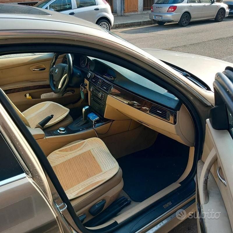Usata BMW 330 Comfort Edition 231 CV (169 kW) 2007 Marrone Station wagon