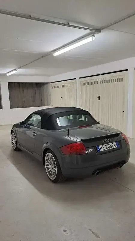Usata Audi TT Roadster Design 225 CV (165 kW) 2000 Grigio Cabrio