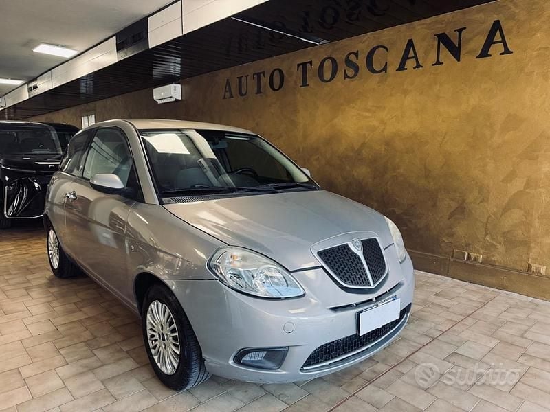 Usata Lancia Ypsilon 60 CV (44 kW) 2008 Grigio Utilitaria