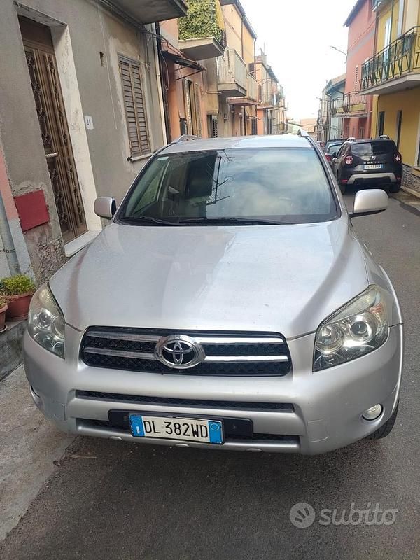 Usata Toyota RAV4 177 CV (130 kW) 2008 Grigio SUV