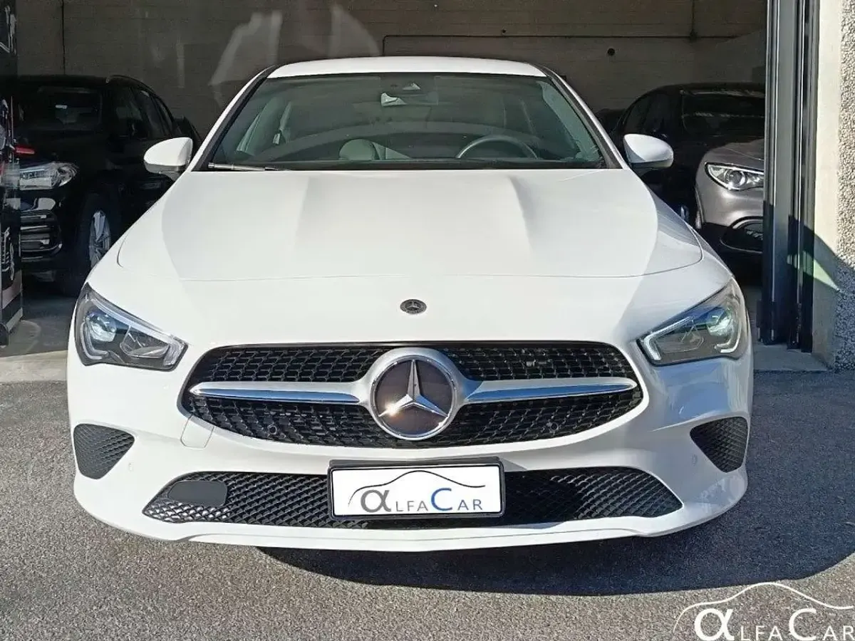 Usata Mercedes CLA250e Business 160 CV (117 kW) 2022 Bianco Coupé