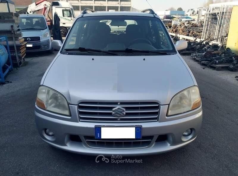 Usata Suzuki Ignis GL 83 CV (61 kW) 2002 Argento Utilitaria