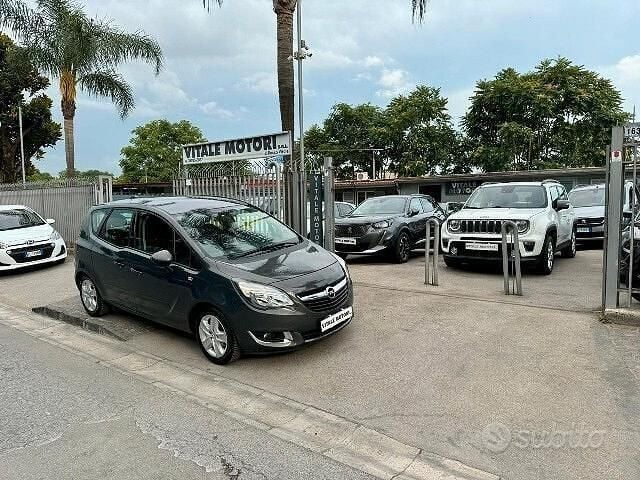 Usata Opel Meriva Cosmo 120 CV (88 kW) 2017 Grigio Monovolume