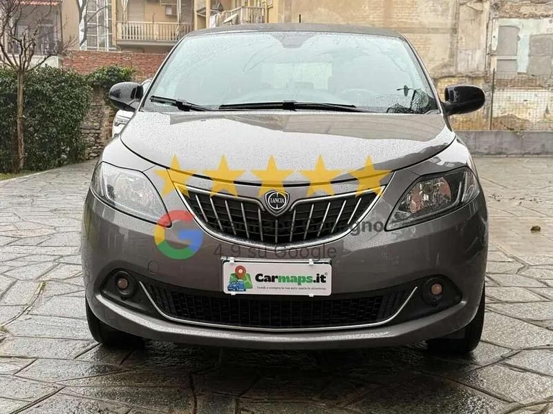 Usata Lancia Ypsilon Gold 69 CV (50 kW) 2022 Grigio Utilitaria
