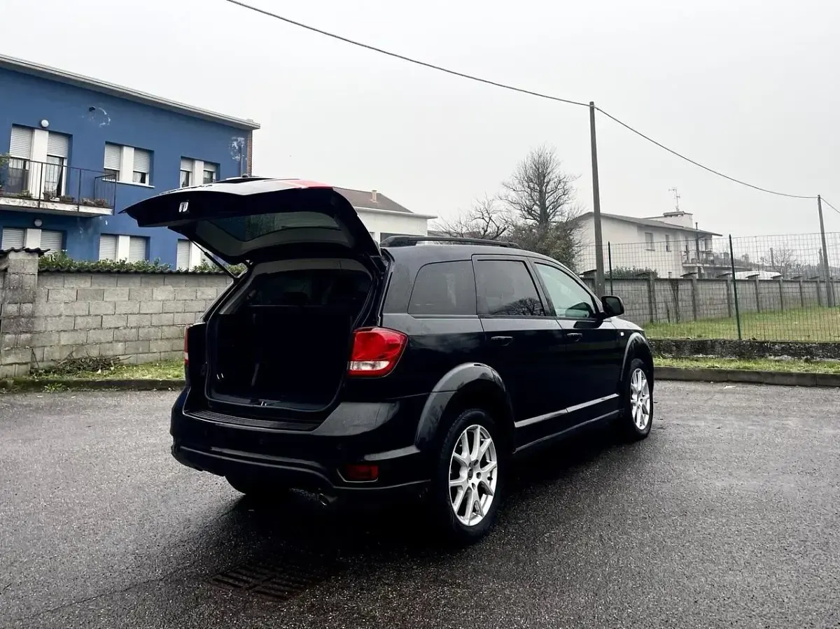 Usata Fiat Freemont Urban 169 CV (124 kW) 2011 Nero SUV