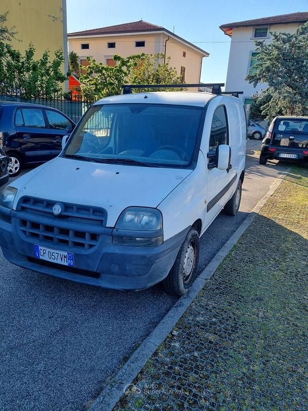 Usata Fiat Doblò 105 CV (77 kW) 2004 Monovolume