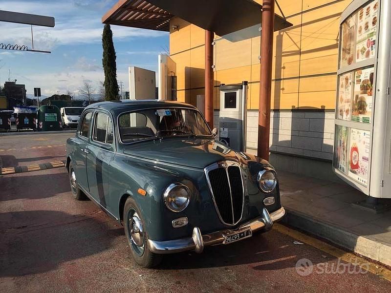 Usata Lancia Appia 1950 Blu Berlina